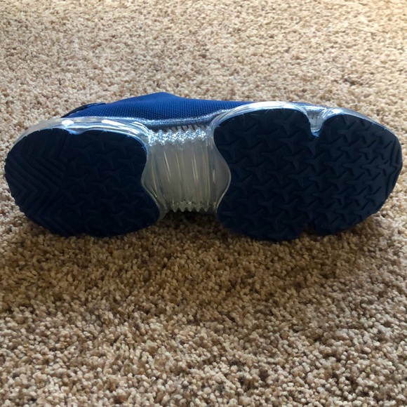 Running Shoes - Picture 5 of 5